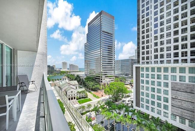 Building Photo - 500 Brickell Ave
