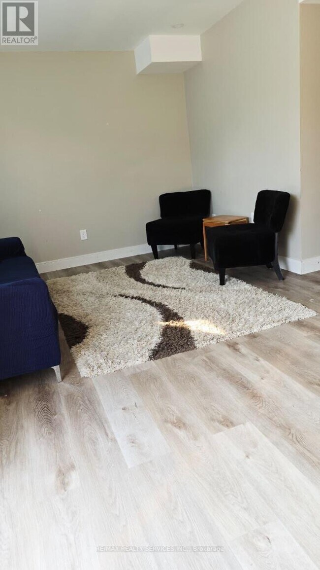 Building Photo - 92 Allegro Dr