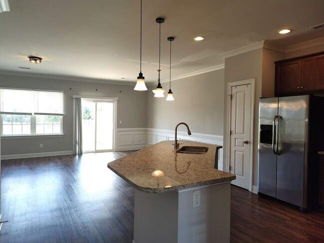 Building Photo - Charming Townhome located in the Settlers Landing Community in Concord NC!
