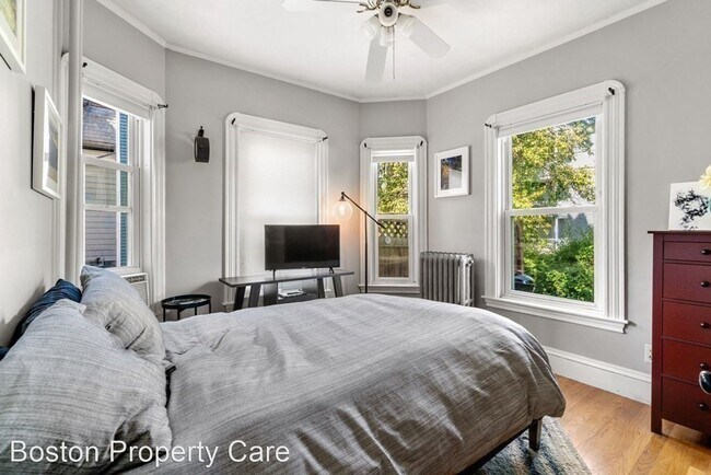 Building Photo - 2 br, 1 bath House - 92 Oakton Ave #1