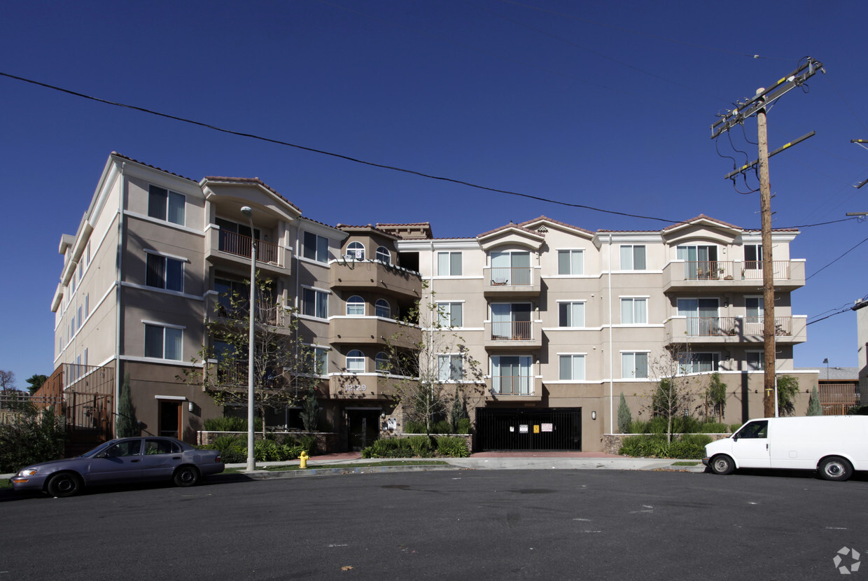 Foto del edificio - El Dorado Apartments