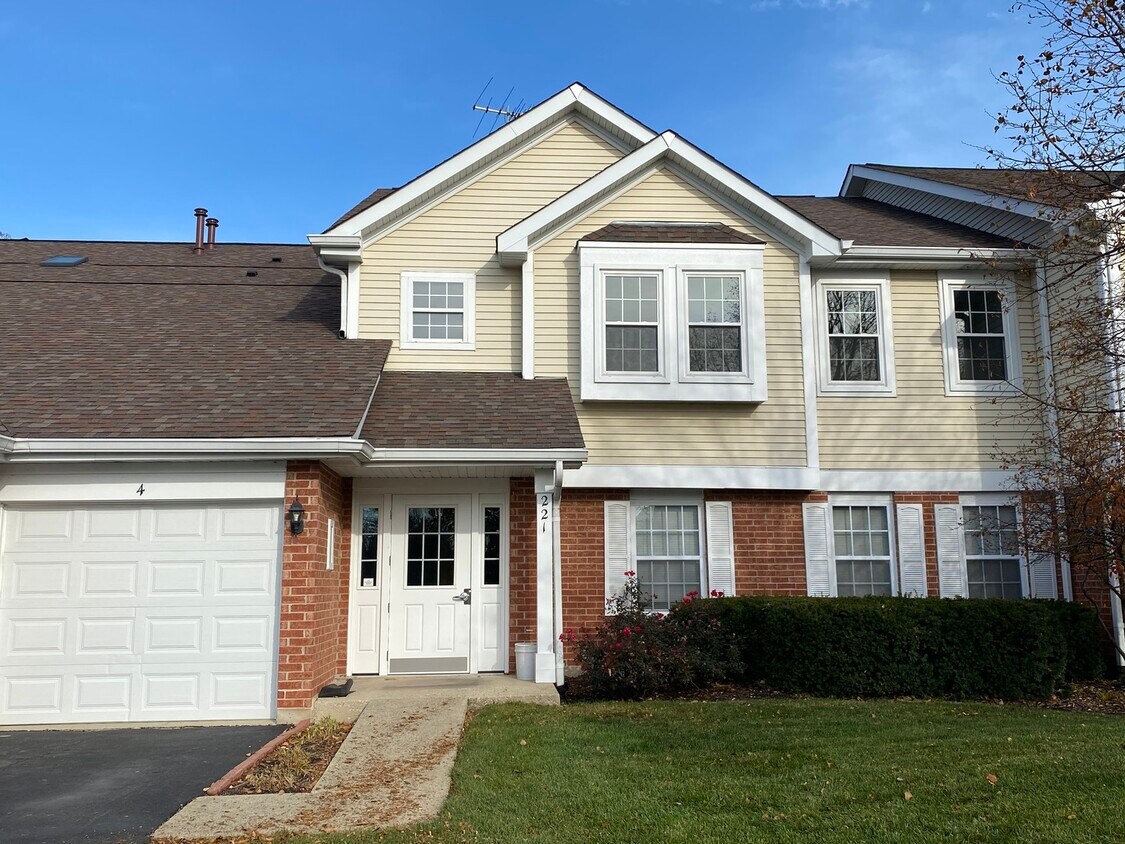 Primary Photo - 221 Norfolk Ct