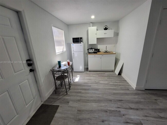 Foto del edificio - 4201 SW 32nd Dr