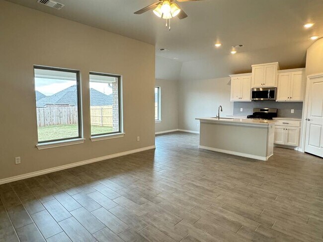 Foto del edificio - 8401 NW 162nd St