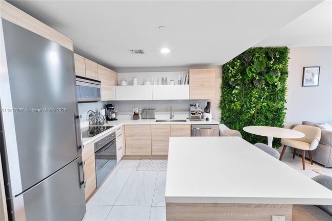 Building Photo - 16385 Biscayne Blvd