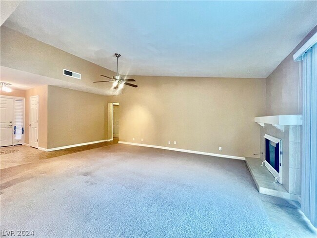 Foto del edificio - 2489 Marlene Way