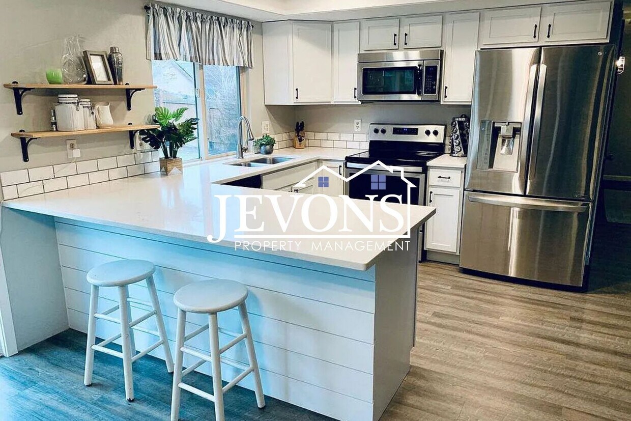 Foto del edificio - Coming Soon! Stay tuned — more photos dropping soon. Spacious 3-Bedroom West Valley Home with Fir...