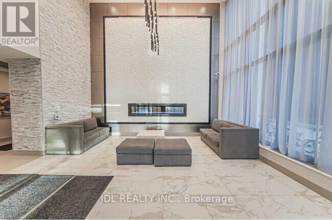 Photo du bâtiment - 36 Forest Manor Rd