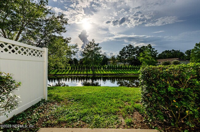 Building Photo - 847 Black Cherry Dr S