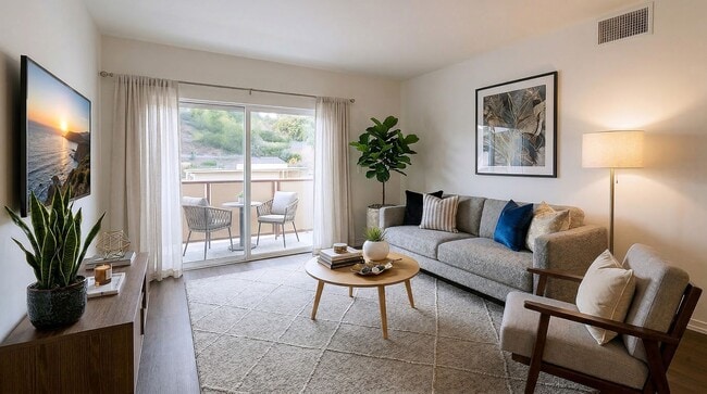 Interior Photo - Cahuenga Place