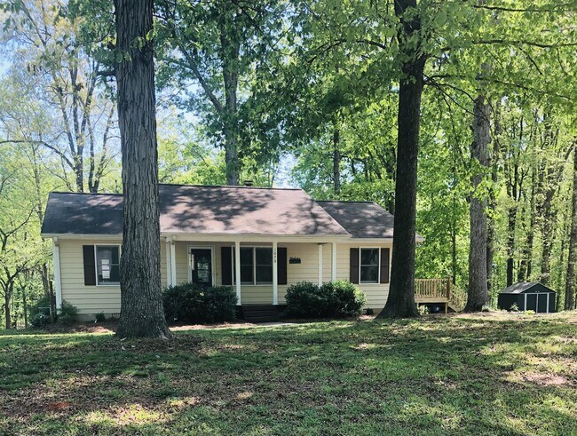Building Photo - 1070 Acorn Ct