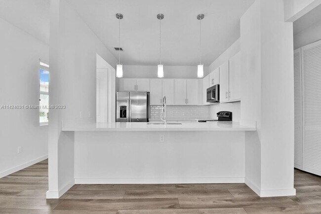 Building Photo - 440 21st St