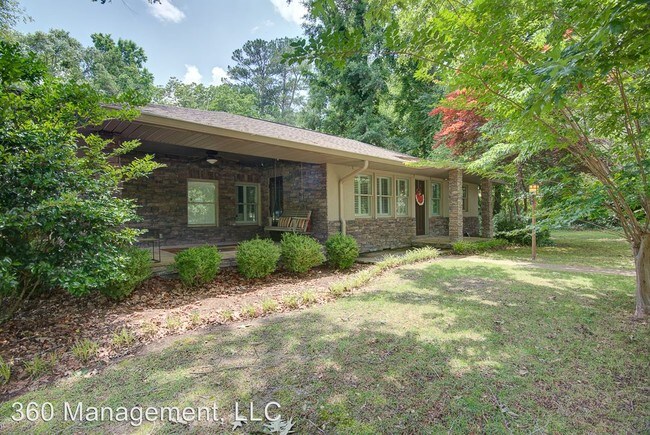 Building Photo - 3 br, 2 bath House - 566 East Samford Ave
