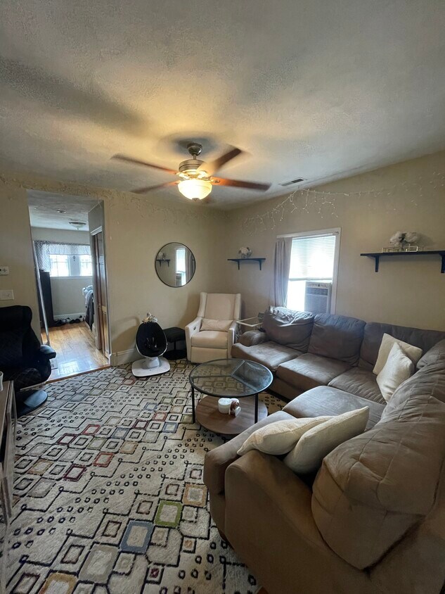Foto principal - 114 Winthrop St