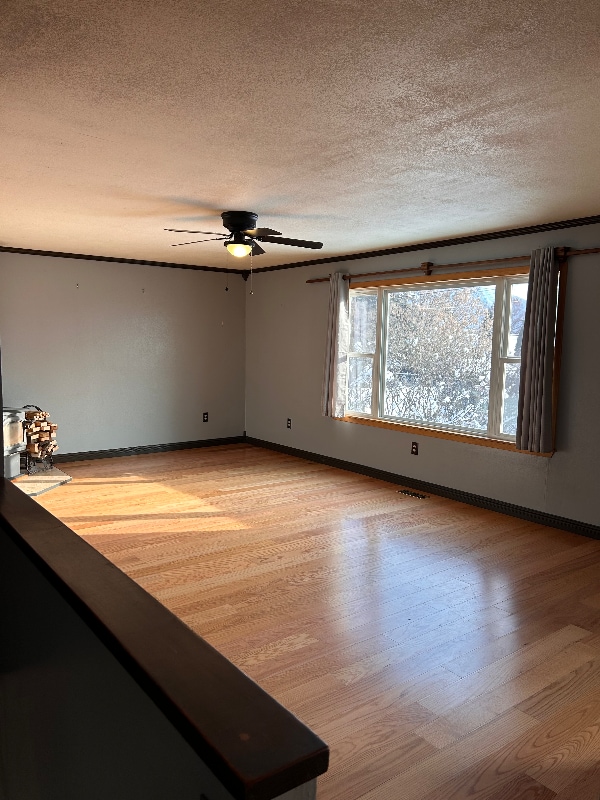 Building Photo - 822 12th St W