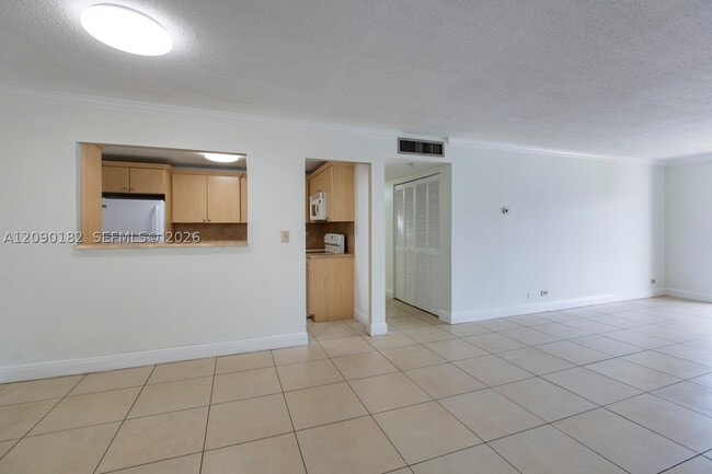 Building Photo - 8107 SW 72nd Ave