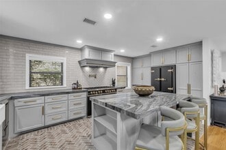 Building Photo - 801 N 3rd St