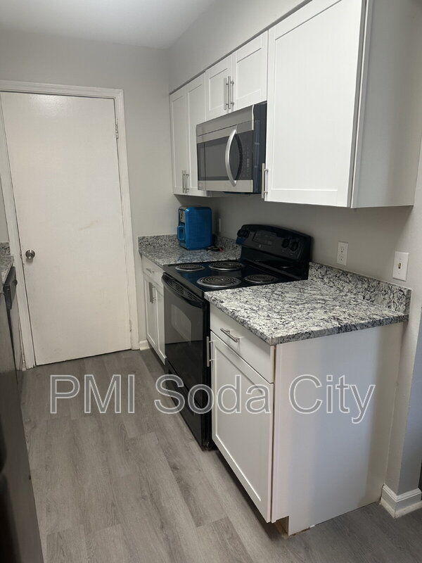 Foto del edificio - 105 Thornwell Ct