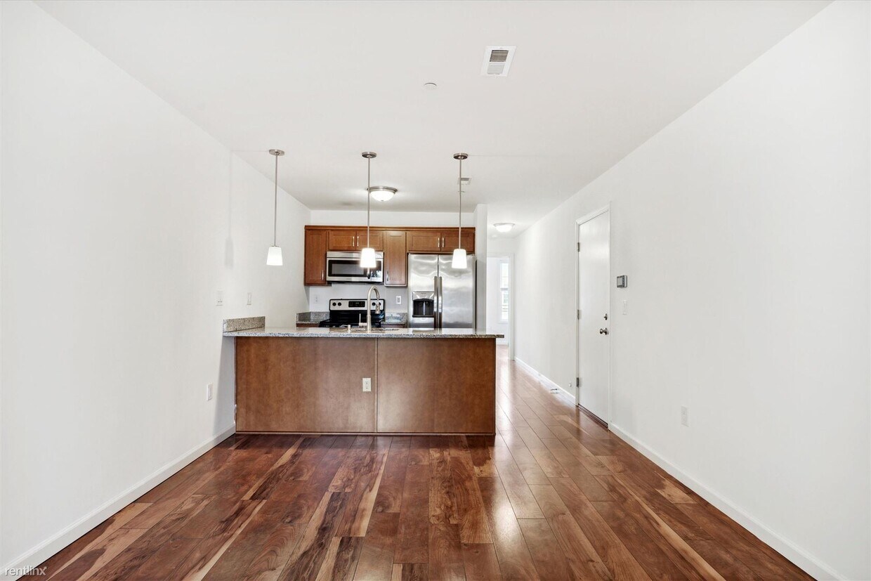 Primary Photo - 2 br, 2 bath Triplex - 4613 Sansom St Unit 2