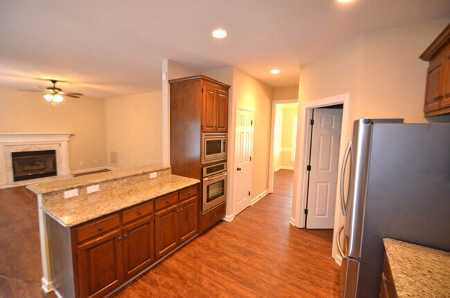 Building Photo - 7908 Harrington Woods Rd