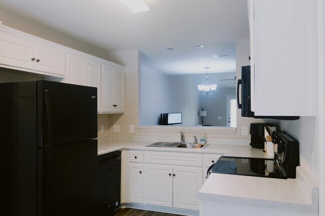 Building Photo - 566 Deerchase Ct