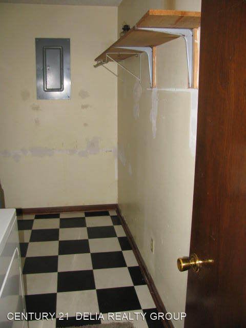 Building Photo - 3 br, 2 bath House - 2202 Mustang St.