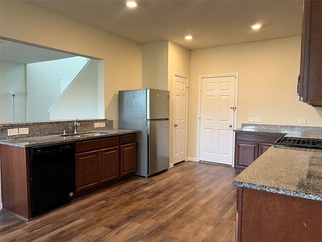 Foto del edificio - 4711 Prairie Chase Dr