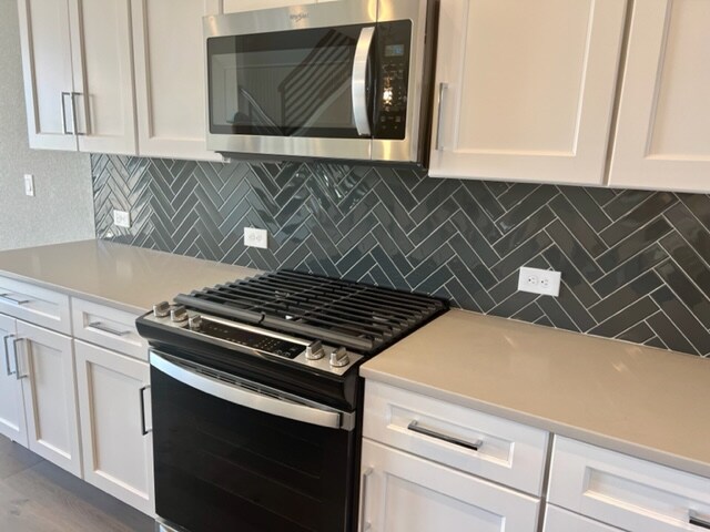 Foto del edificio - 6053 Abbey Hill Ln