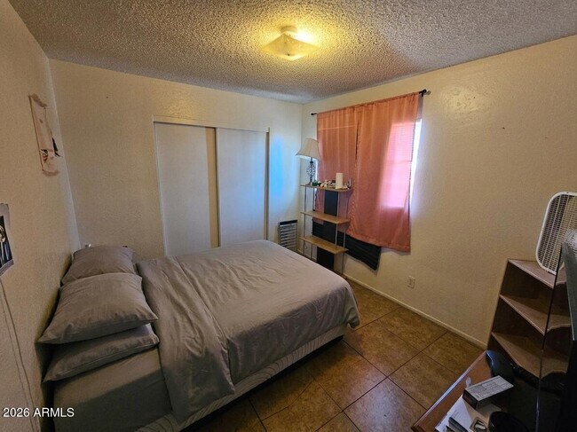 Foto del edificio - 3833 N 28th St