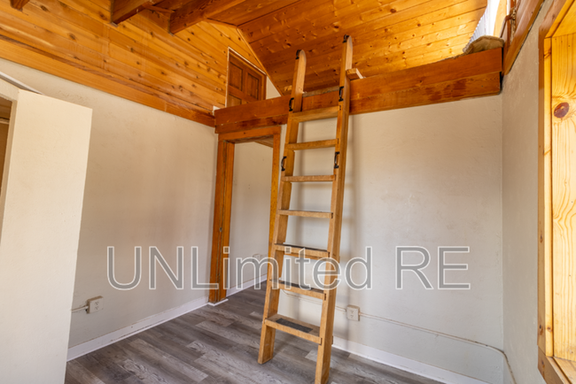 Building Photo - 306 S Humphreys St