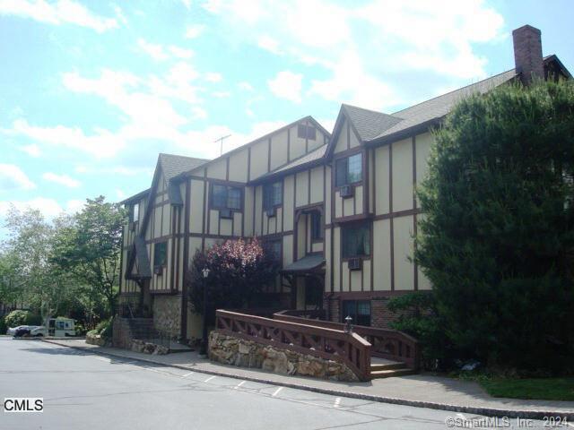 Primary Photo - 50 Aiken St