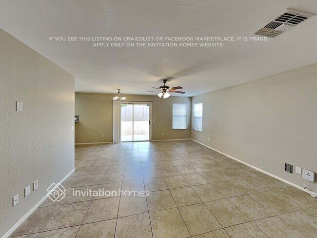 Foto del edificio - 1429 E Rosebud Dr