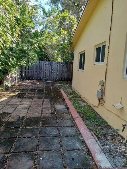 Foto del edificio - 1717 SW 11th St