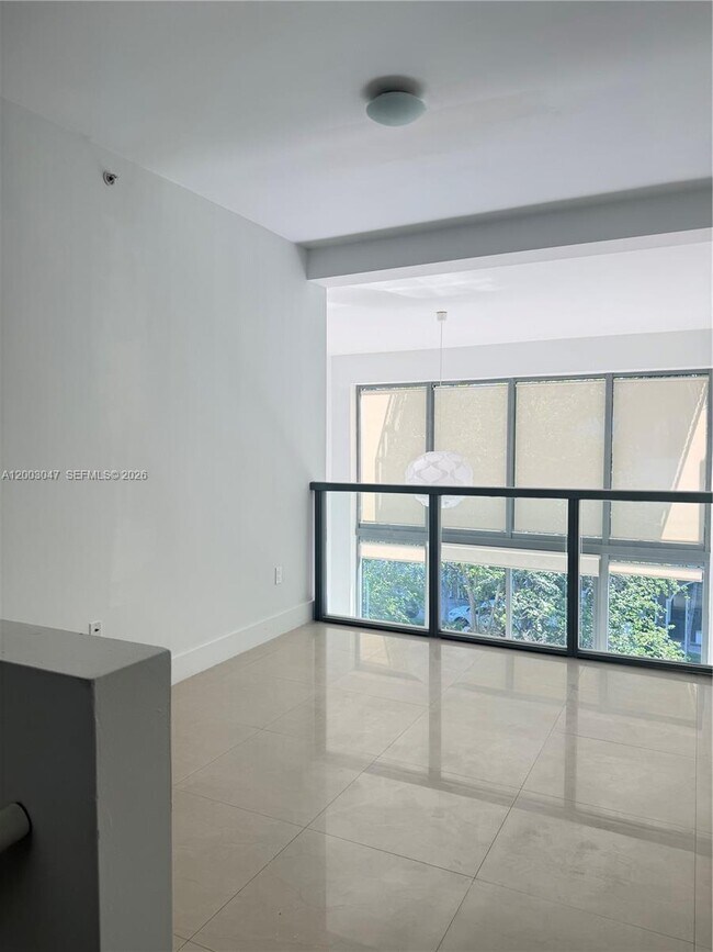 Foto del edificio - 6000 Collins Ave