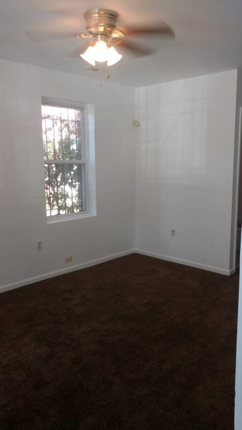 Foto principal - 357 Parkland Pl SE