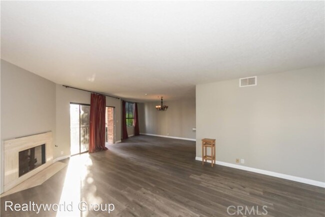 2 br, 2.5 bath House - 4444 Wilshire Bl 203 photo'