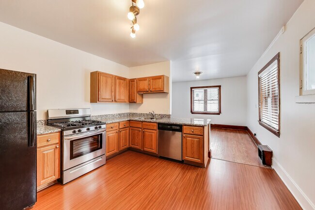 Foto del edificio - 1424 Lake St