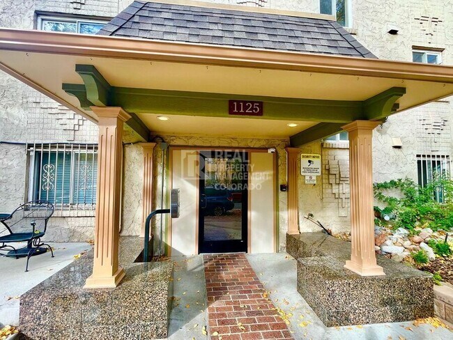 Photo - 1125 N Washington St Apartment