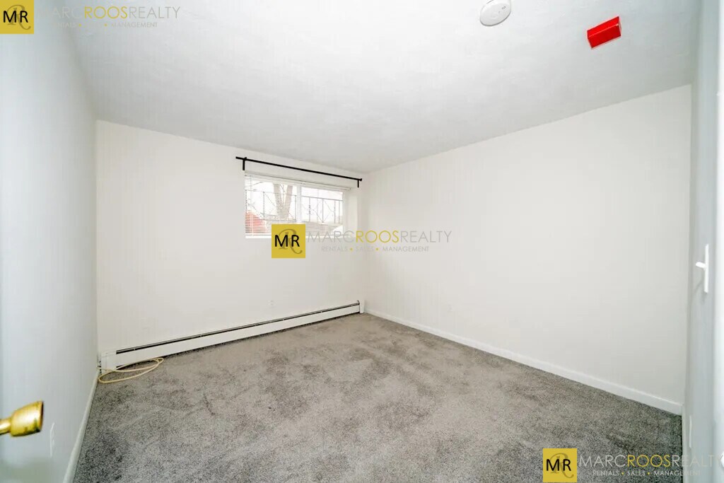 Primary Photo - 360 Market St