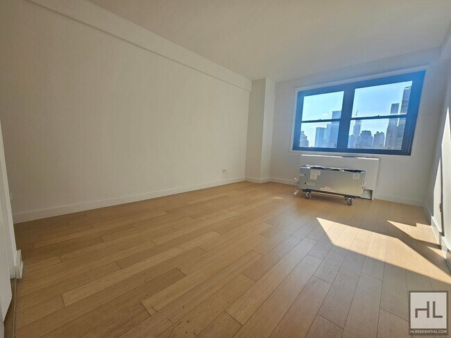 Building Photo - East 39th Street