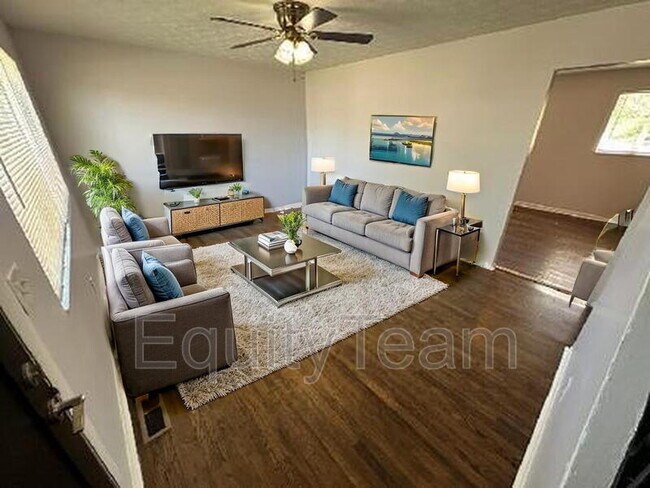 Foto del edificio - 10920 Crystalhill Ct