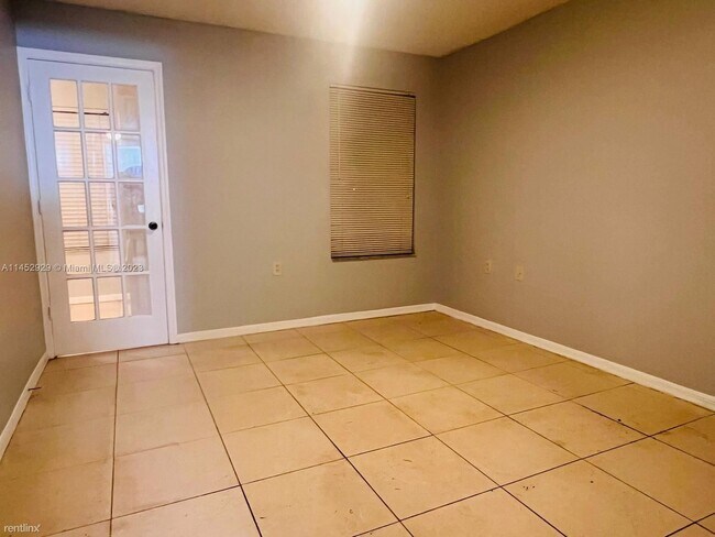 Building Photo - 1 br, 1 bath House - 1401 Village Boulevar...