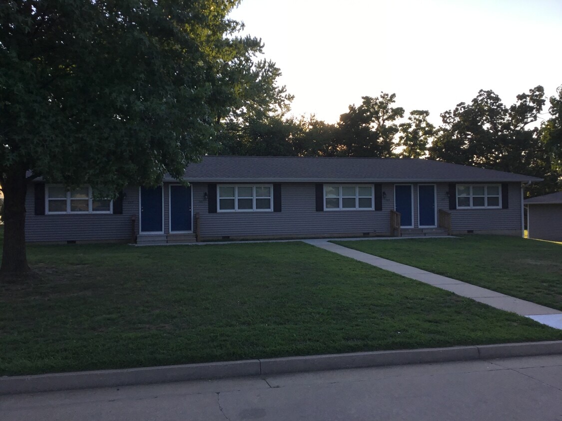 218 N Jason St Unit 218, Nevada, MO 64772 Apartments in Nevada, MO