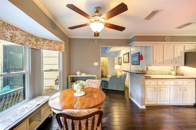 Foto del edificio - 22526 Cove Hollow Dr