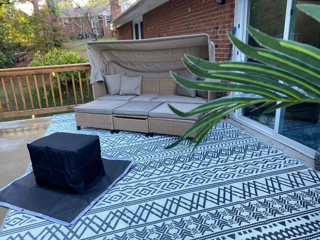 Foto del edificio - 146 Lofton Dr