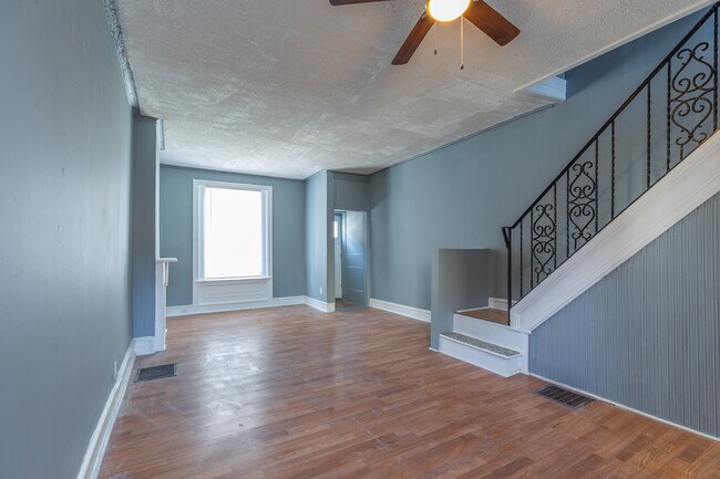 Building Photo - 2254 N Chadwick St