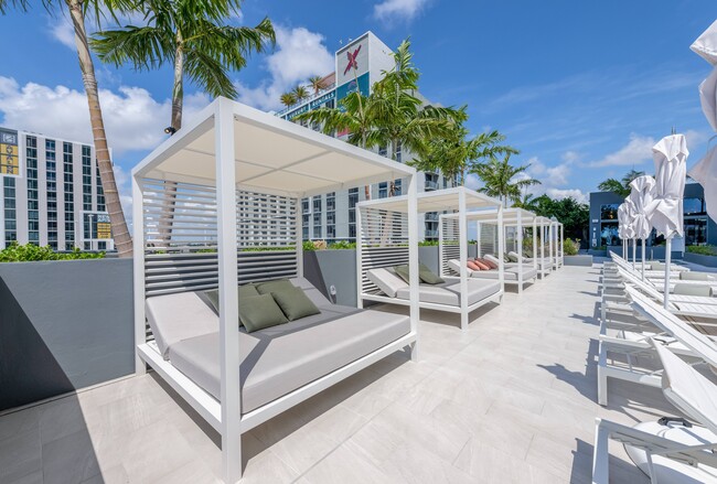 Private Cabanas create the perfect escape just steps from the water - Cascade At Link