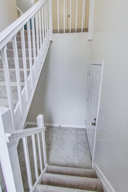 Foto del edificio - 896 Windbrooke Dr