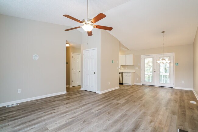 Building Photo - 1109 Ujamaa Dr