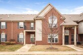 Foto principal - 3244 Primrose Ln